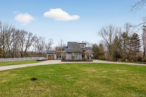 552 Mckinley Rd, Flushing, MI, 48433-1365 | Card Image