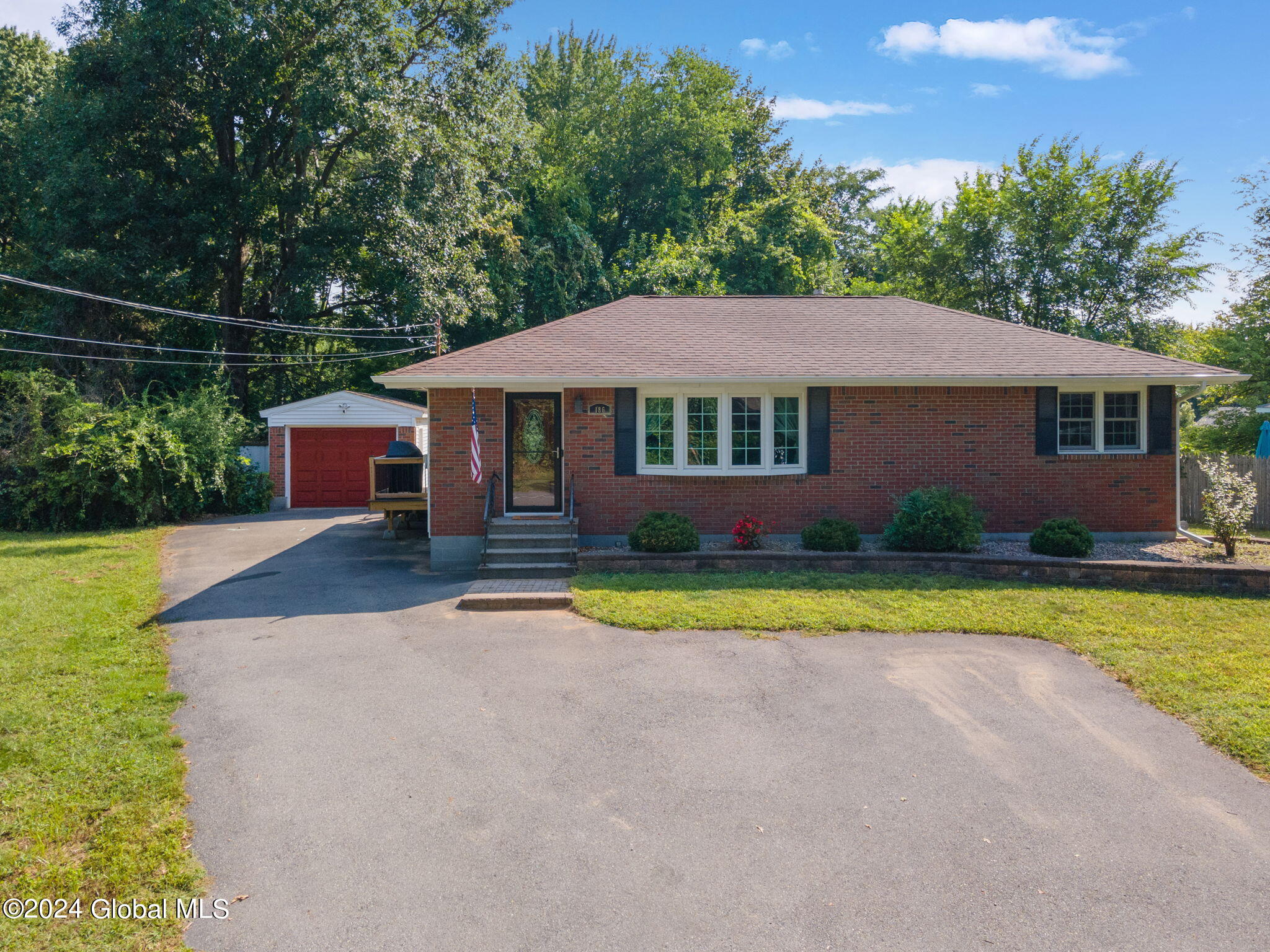 Schoolhouse Rd, Albany, NY 12203