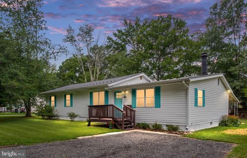 161 8th St, Colonial Beach, VA, 22443-1611 | Card Image