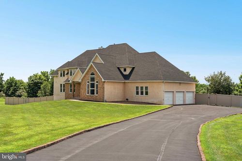 2145 2nd Street Pike, Newtown, PA, 18940-4126 | Card Image