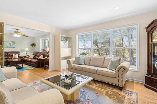 17 Cove View Rd, Sag Harbor, NY, 11963 | Card Image