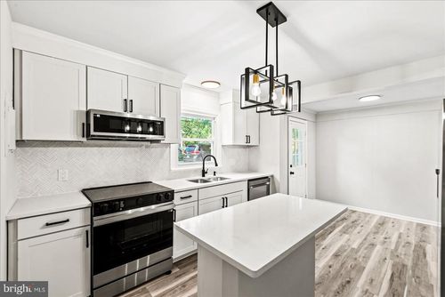 31 Kelley Rd, FREDERICKSBURG, VA, 22405-5607 | Card Image
