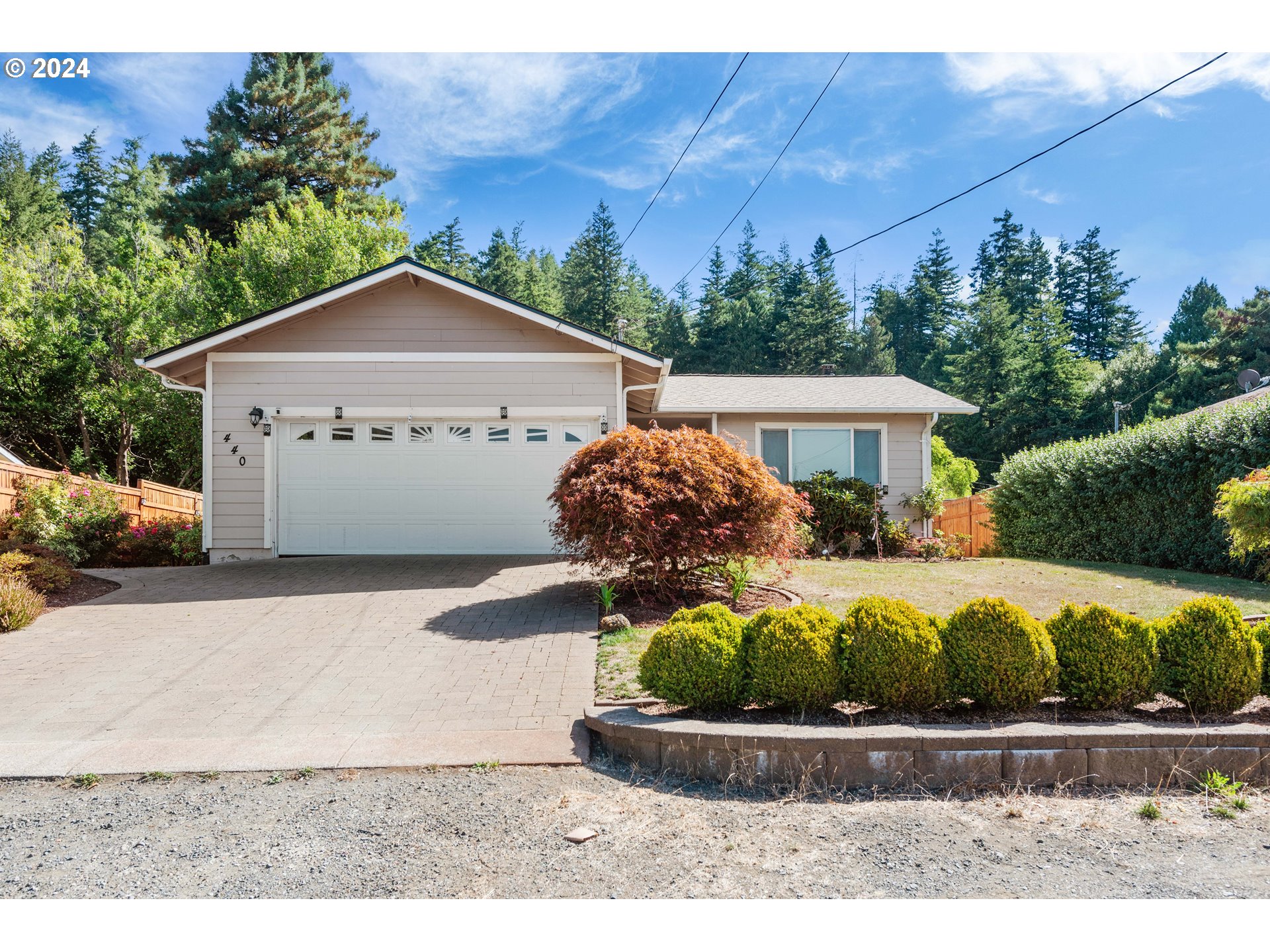 Henry St, Coquille, OR 97423