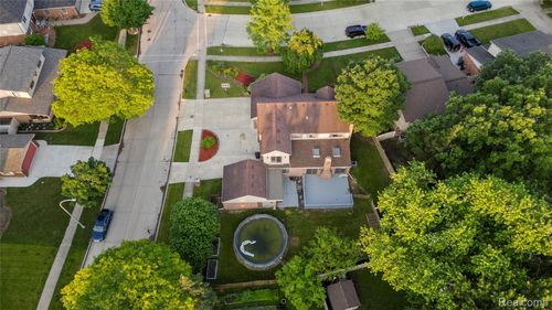 20614 Maplewood Ct, Riverview, MI, 48193-7942 | Card Image