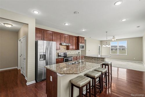 9444 Saint Andrews Dr, Grand Blanc, MI, 48439-2664 | Card Image