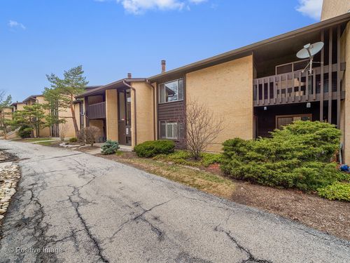 202-6176 Knoll Lane Ct, Willowbrook, IL, 60527-1932 | Card Image