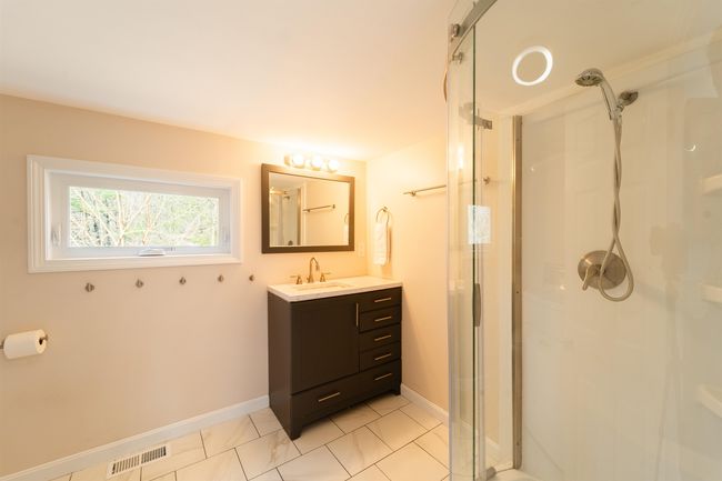 8 Seeley St, House other with 3 bedrooms, 1 bathrooms and null parking in Sandown NH | Image 11