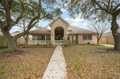 937 Mystic Village Lane, Seabrook, TX, 77586 | Card Image