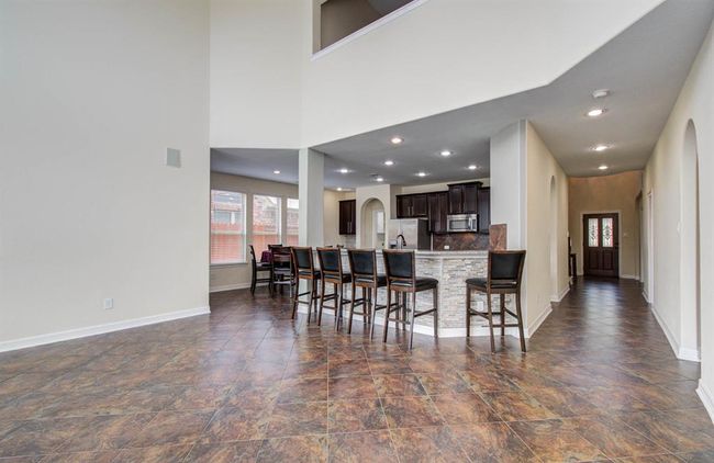 Breakfast bar with ledger rock. | Image 18