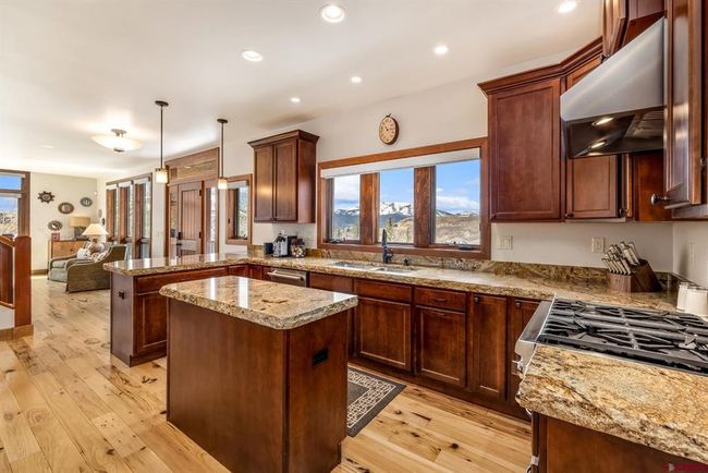 32 Cinnamon Mountain Rd, House other with 6 bedrooms, 6 bathrooms and null parking in Crested Butte CO | Image 17