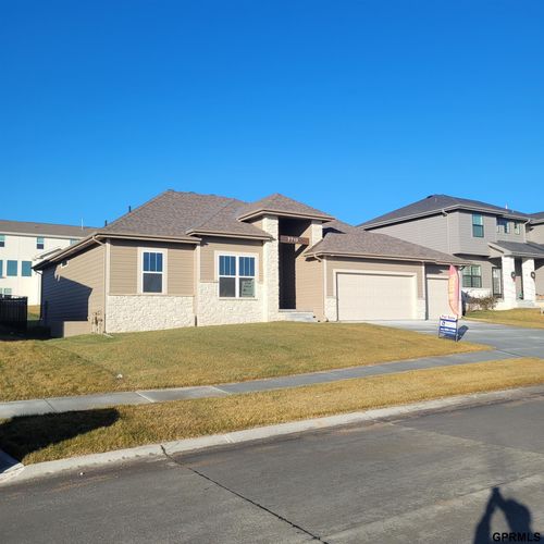 7710 S 198th Ave, Gretna, NE, 68028-5075 | Card Image