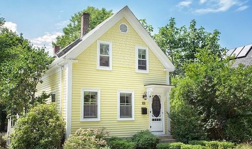 40 Forest St, Manchester, MA, 01944-1209 | Card Image