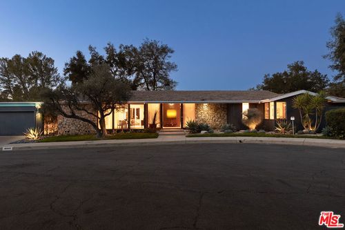 16045 Royal Mount Dr, Encino, CA, 91436-3337 | Card Image