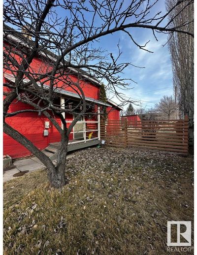 5114 48 Ave, House other with 2 bedrooms, 1 bathrooms and null parking in Ponoka AB | Image 2