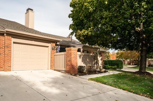 90-7156 Sturnbridge, West Bloomfield, MI, 48322-2935 | Card Image