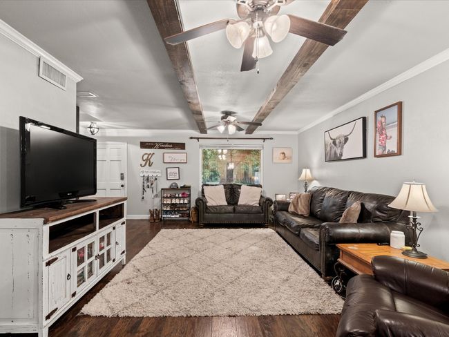 536 Nathan St, House other with 4 bedrooms, 2 bathrooms and null parking in Burleson TX | Image 4