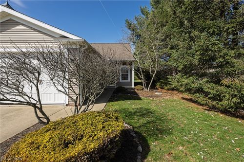 465 Wagler Ave Sw, Hartville, OH, 44632-8305 | Card Image