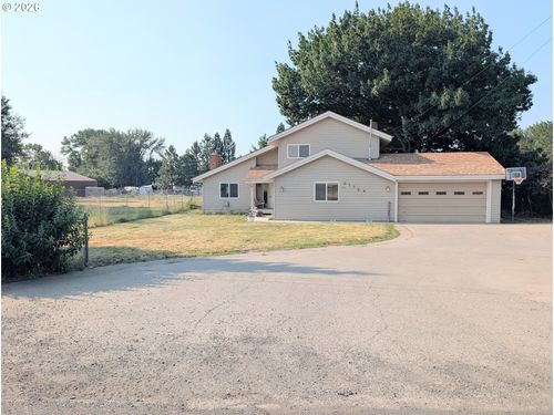 61764 Blackhawk Trail Ln, La Grande, OR, 97850-5102 | Card Image