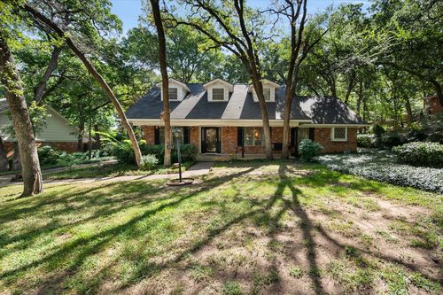 803 Live Oak Ln, Arlington, TX, 76012-2846 | Card Image