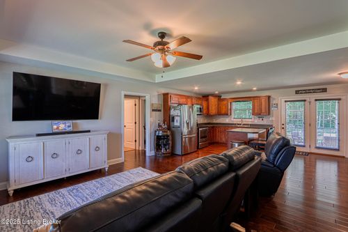 150 Peabody Loop, Coxs Creek, KY, 40013-6626 | Card Image