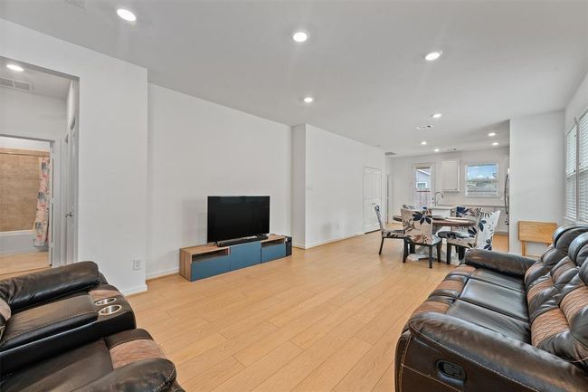 21706 Lime Moss Ln, House other with 3 bedrooms, 2 bathrooms and 2 parking in Cypress TX | Image 5