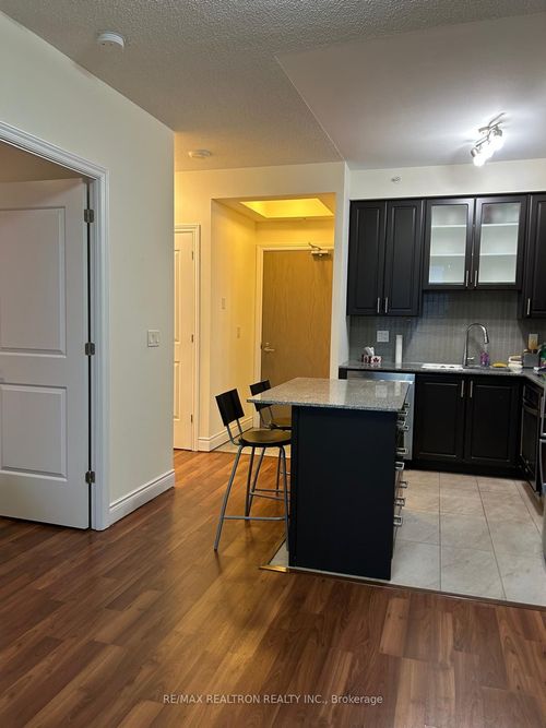 903-9090 Yonge St, Richmond Hill, ON, L4C0Z1 | Card Image