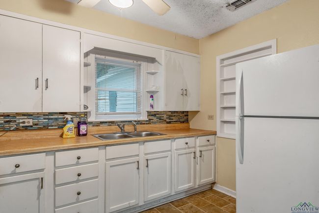 1621 &amp; 1627 Baseball Loop, House other with 5 bedrooms, 3 bathrooms and null parking in Diana TX | Image 31