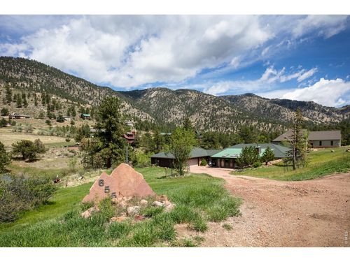655 Kiowa Rd, Lyons, CO, 80540-8211 | Card Image