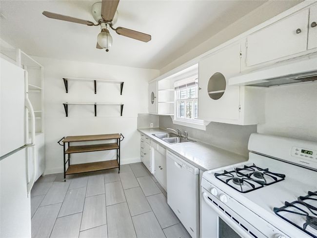 Kitchen | Image 13