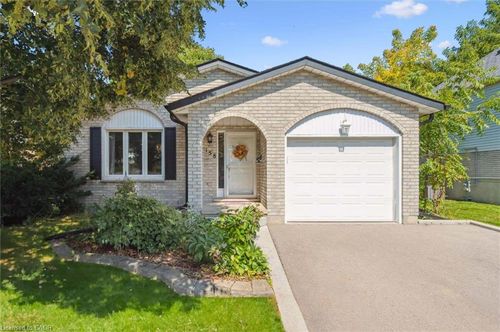 158 Barnicke Dr, Cambridge, ON, N3C3M4 | Card Image