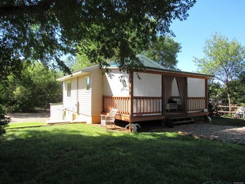 424 4th St, Ten Sleep, WY, 82442-5015 | Card Image