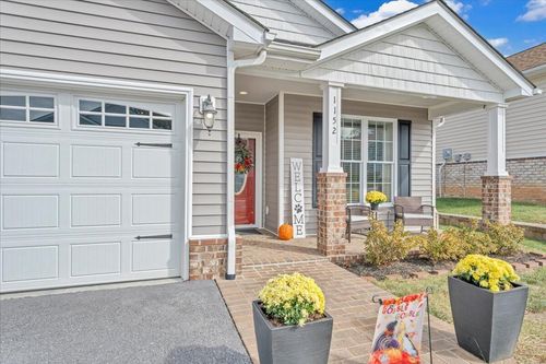 1152 Cardiff Ct, Roanoke, VA, 24019-1212 | Card Image