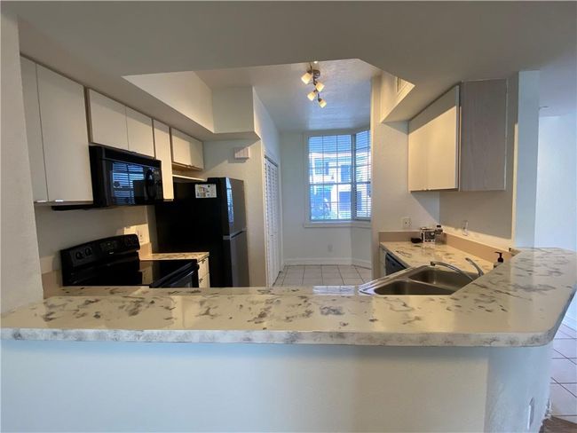 APT-1711 - 735 Sw 148 Th Ave, Condo with 2 bedrooms, 1 bathrooms and null parking in Davie FL | Image 7
