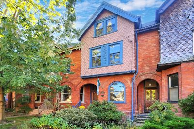 391 Wellesley St E, House attached with 3 bedrooms, 3 bathrooms and 1 parking in Toronto ON | Image 1