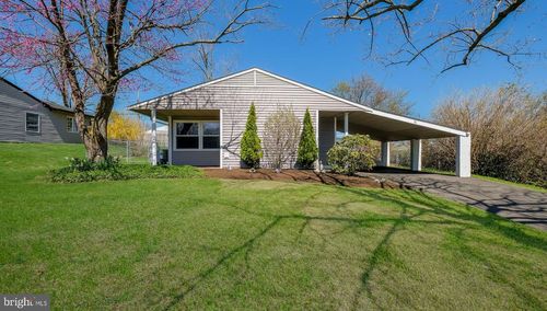 36 Mockorange Ln, LEVITTOWN, PA, 19054-2022 | Card Image