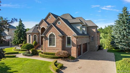 5883 Jackelyn Ct, Washington Township, MI, 48094-4225 | Card Image