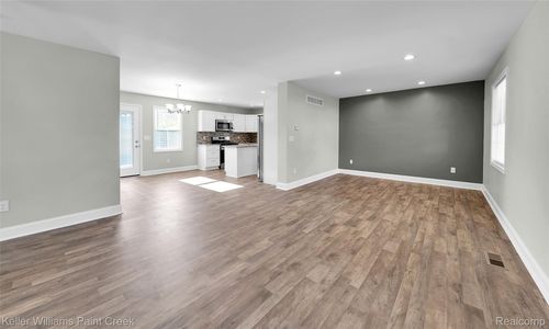 23858 Vassar Ave, Hazel Park, MI, 48030-2754 | Card Image