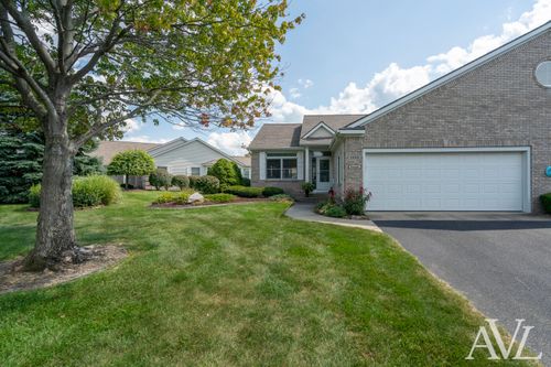 2698 Cedargrove N, Jenison, MI, 49428-7111 | Card Image