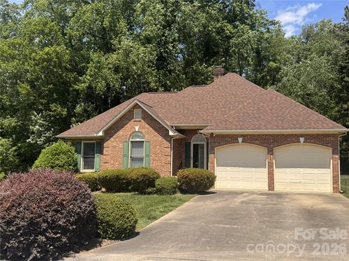 104 Provincial Rd, Gastonia, NC, 28056-7624 | Card Image