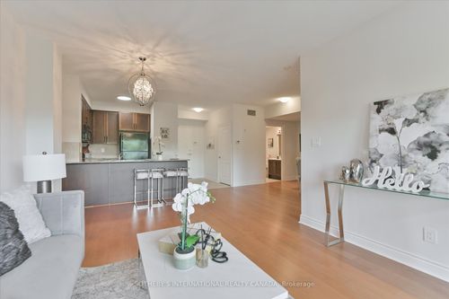 409-160 Woodbridge Ave, Woodbridge, ON, L4L0B8 | Card Image