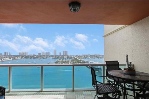2311-2640 Lake Shore Dr, RIVIERA BEACH, FL, 33404-4665 | Card Image