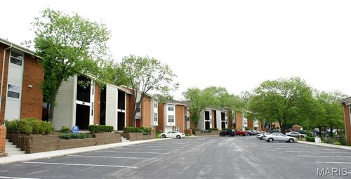 apt-303-1969 Greenglen Dr, Saint Louis, MO, 63122-5233 | Card Image