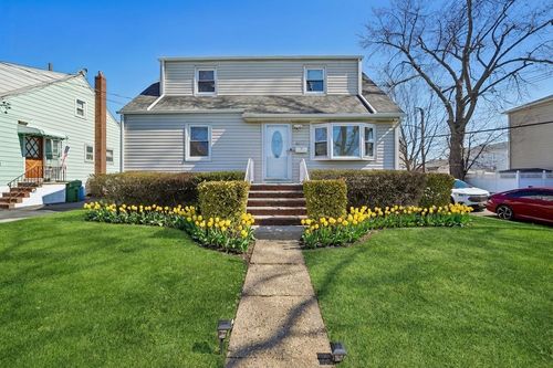847 Dennis Pl, Linden, NJ, 07036-1318 | Card Image