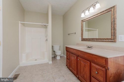 987 Riverside Dr, LURAY, VA, 22835-3019 | Card Image