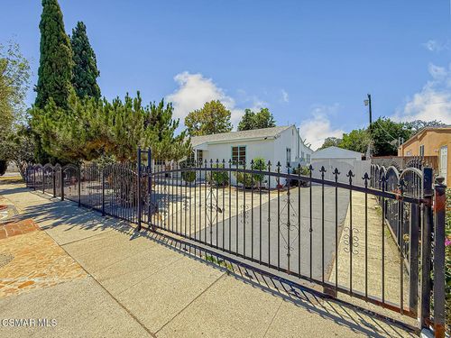7801 Clearfield Ave, Panorama City, CA, 91402-6509 | Card Image