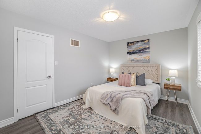 920 Mctrach Cres, House attached with 3 bedrooms, 3 bathrooms and 1 parking in Milton ON | Image 22
