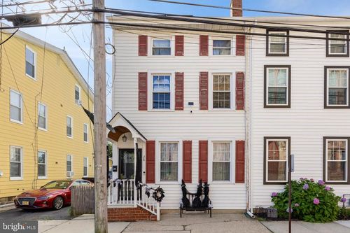 28 Brainerd St, MOUNT HOLLY, NJ, 08060-1810 | Card Image