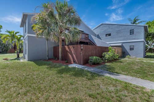 apt-e-27 Crossings Cir, Boynton Beach, FL, 33435-2185 | Card Image