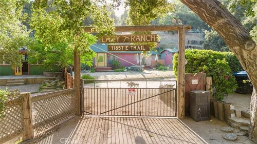11857 East Trl, Sylmar, CA, 91342-6617 | Card Image
