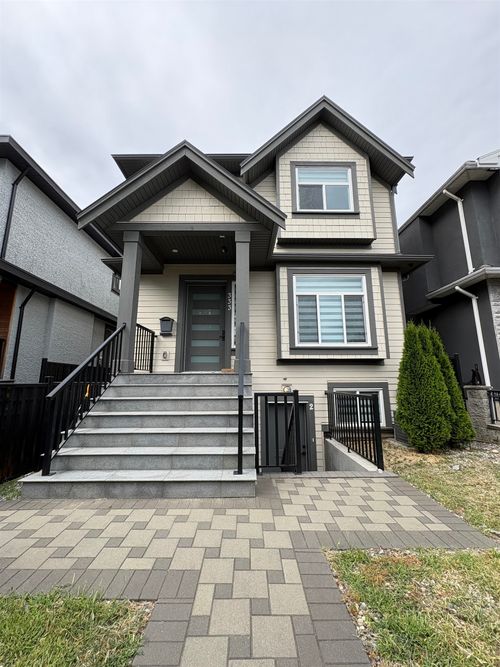 333 E 64th Ave, Vancouver, BC, V5X2M8 | Card Image